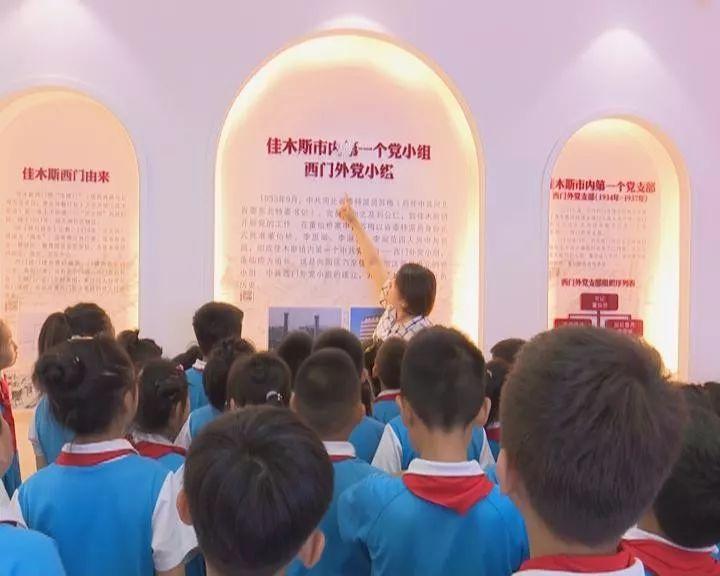 逃出上锁的现代房间2